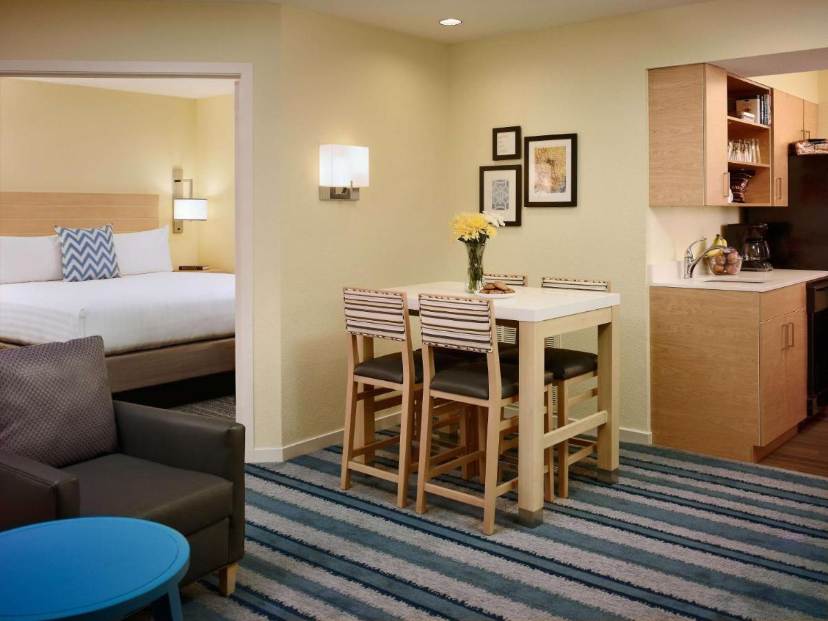 Sonesta Es Suites St. Louis Westport Maryland Heights Exterior photo
